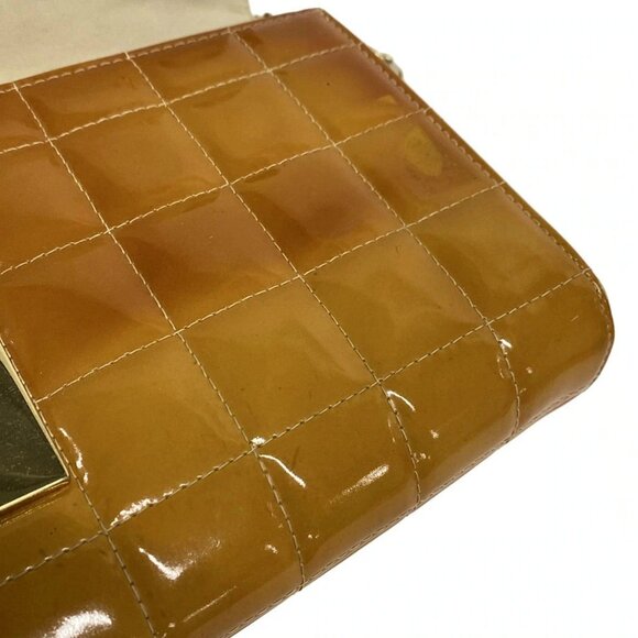 Auth CHANEL Chocolate Bar - Light Brown Patent Leather Shoulder Bag - Picture 11 of 16